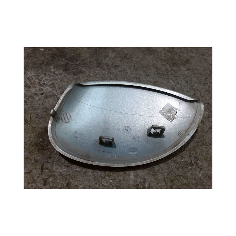 CARENAGE RETROVISEUR EXTERIEUR DROIT PEUGEOT 1007