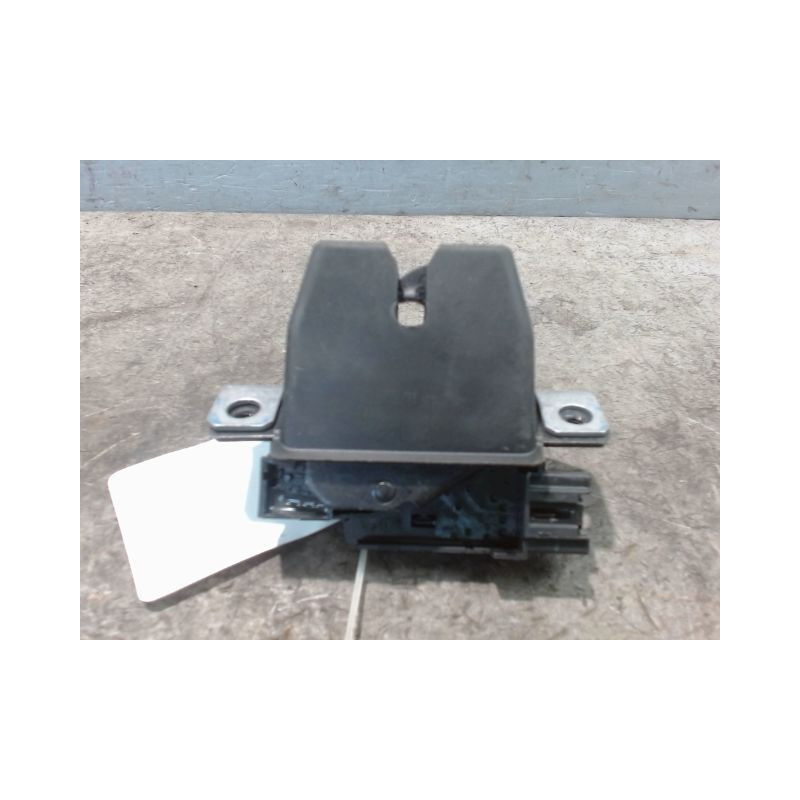 SERRURE HAYON  FORD FIESTA 2010-