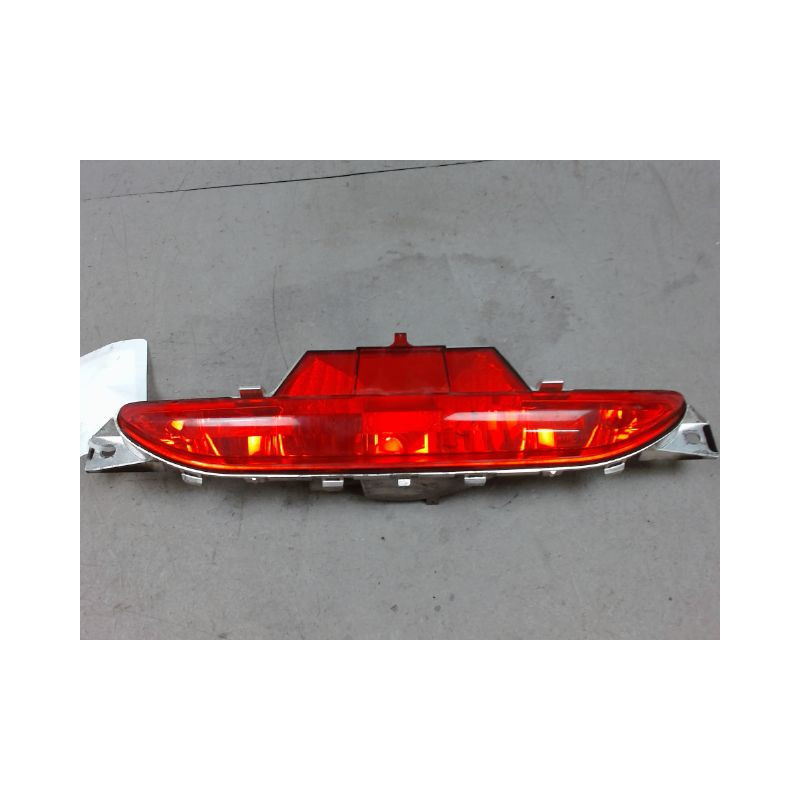 FEU BROUILLARD CENTRAL ARRIERE PEUGEOT 208