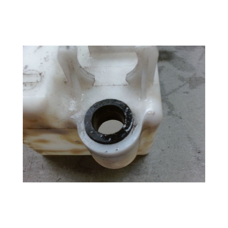RESERVOIR LAVE-GLACE AVANT KIA VENGA 09-