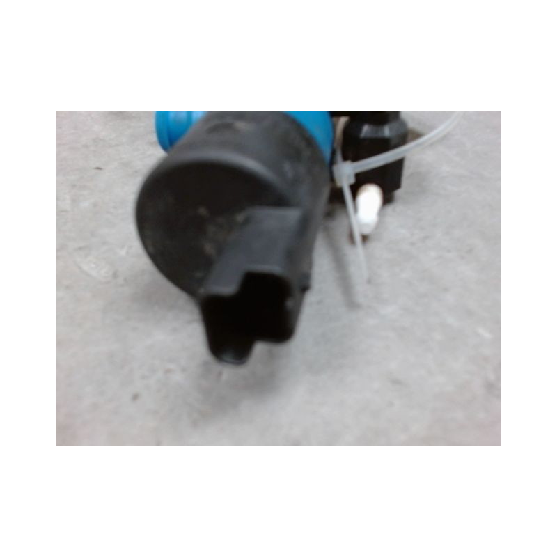 POMPE LAVE-GLACE AVANT RENAULT CLIO