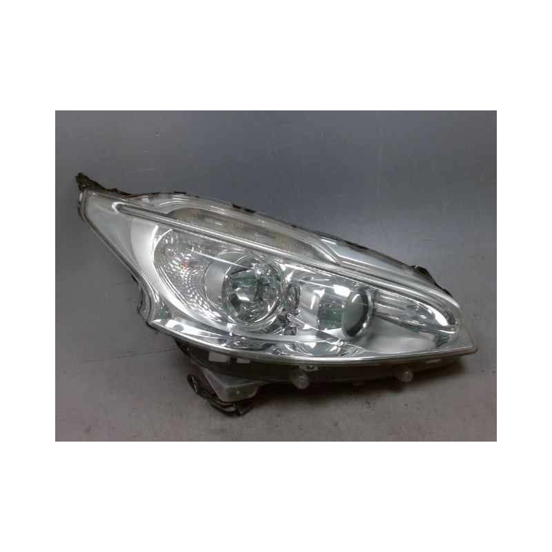 PHARE DROIT PEUGEOT 208