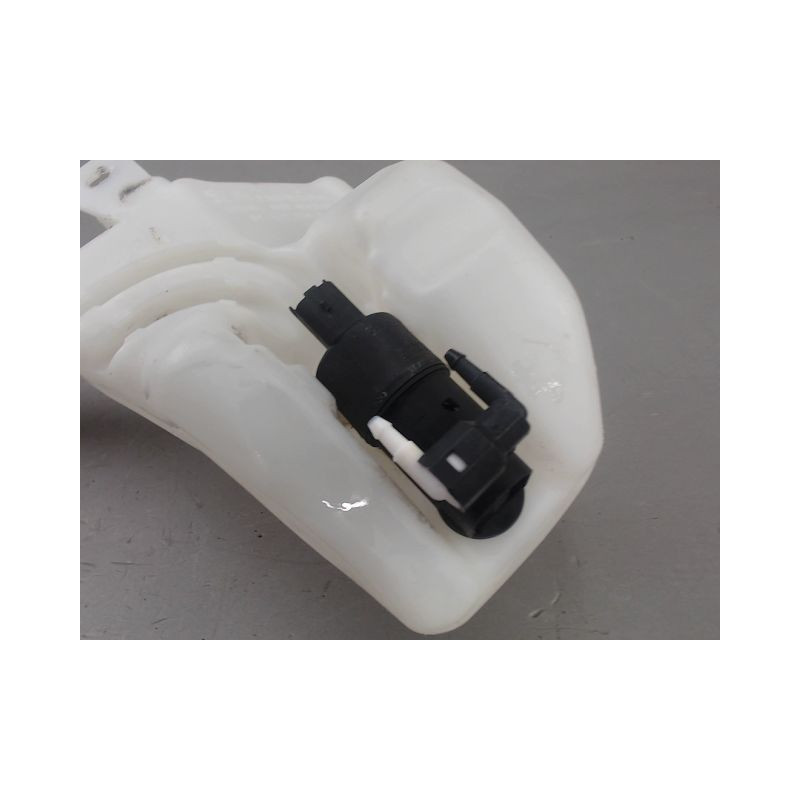RESERVOIR LAVE-GLACE AVANT CITROEN C3