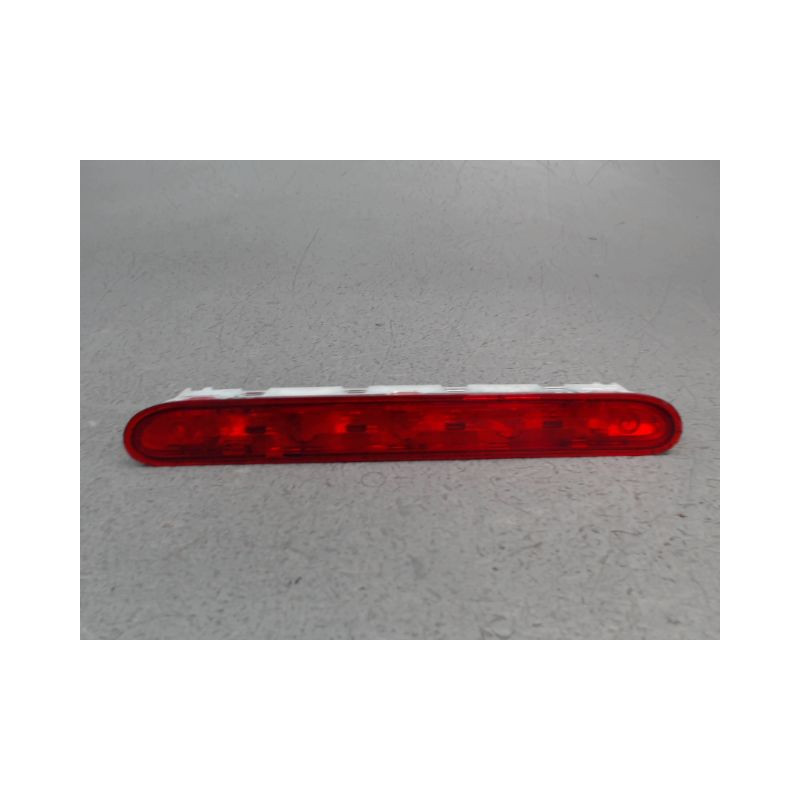 FEUX STOP SUPPLEMENTAIRE OPEL VIVARO