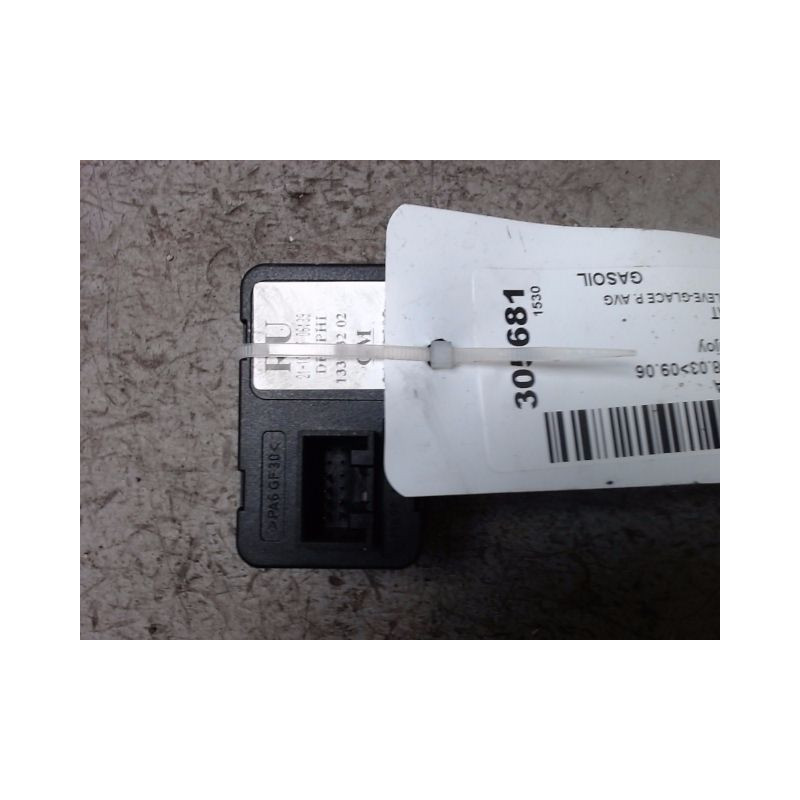 COMMANDE LEVE-GLACE PORTE AVG OPEL CORSA 03-06