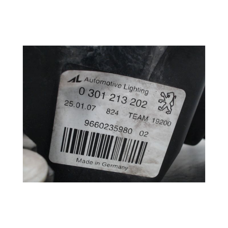 PHARE DROIT PEUGEOT 407