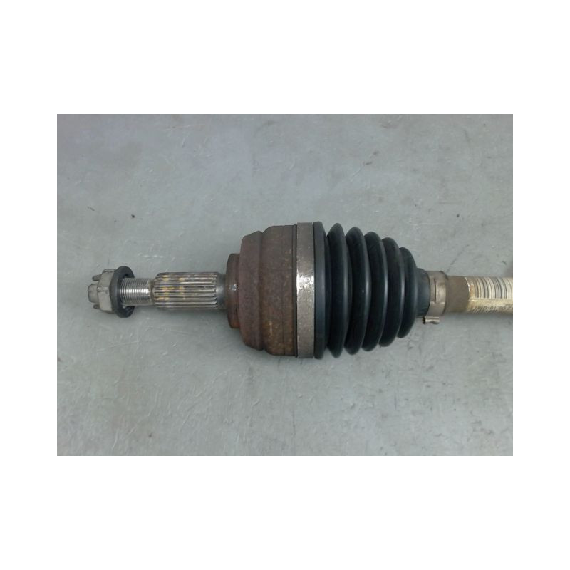 TRANSMISSION AVANT DROIT DACIA DUSTER 2010- 1.6 16V Hi-Flex