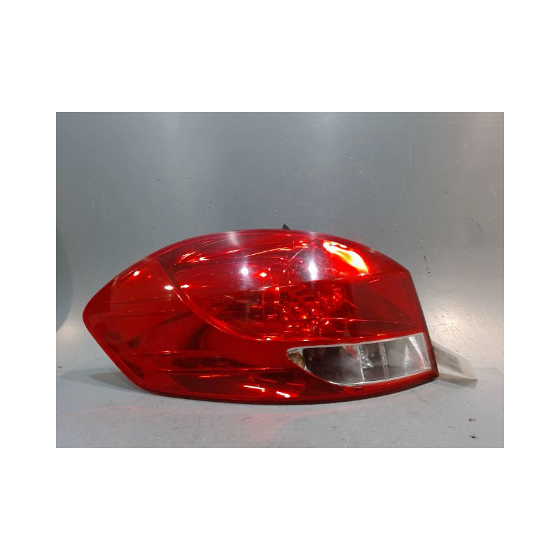 FEU ARRIERE GAUCHE  RENAULT CLIO