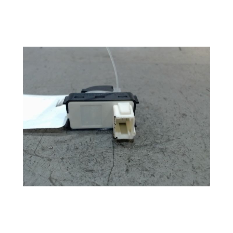 COMMANDE LEVE-GLACE PORTE AVD PEUGEOT 3008