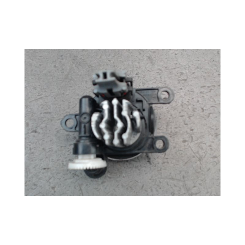 PHARE ANTIBROUILLARD AVANT DROIT FORD PUMA