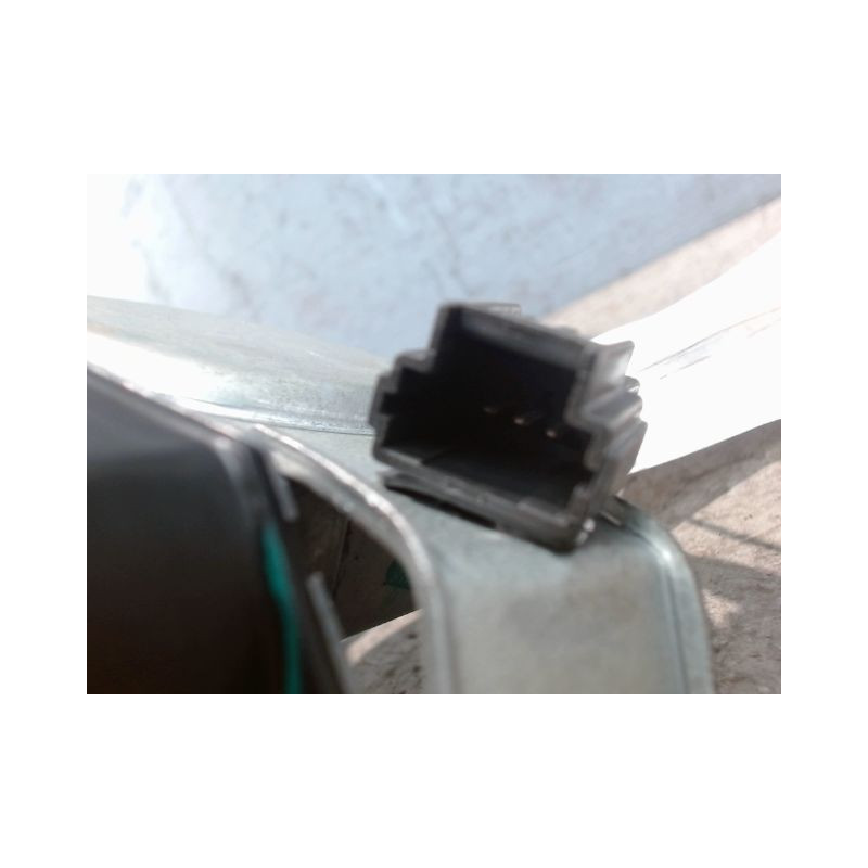 MOTEUR ESSUIE-GLACE ARRIERE DACIA SPRING