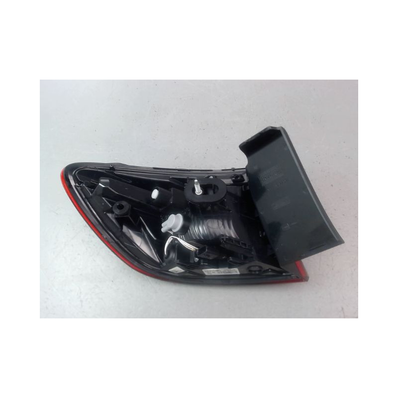 FEU ARRIERE DROIT RENAULT CLIO