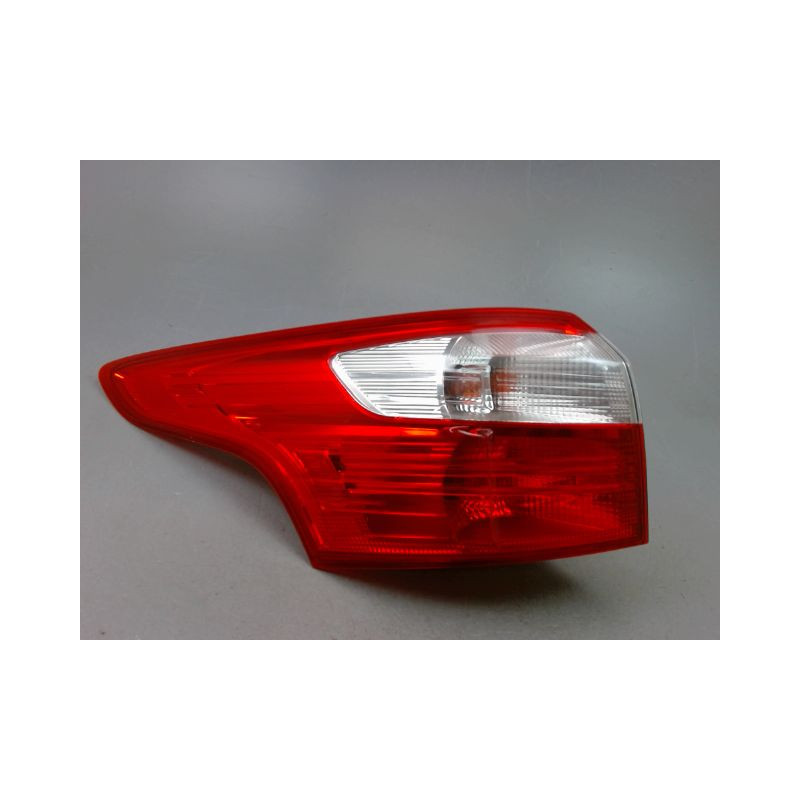 FEU ARRIERE GAUCHE  FORD FOCUS BREAK 2005-