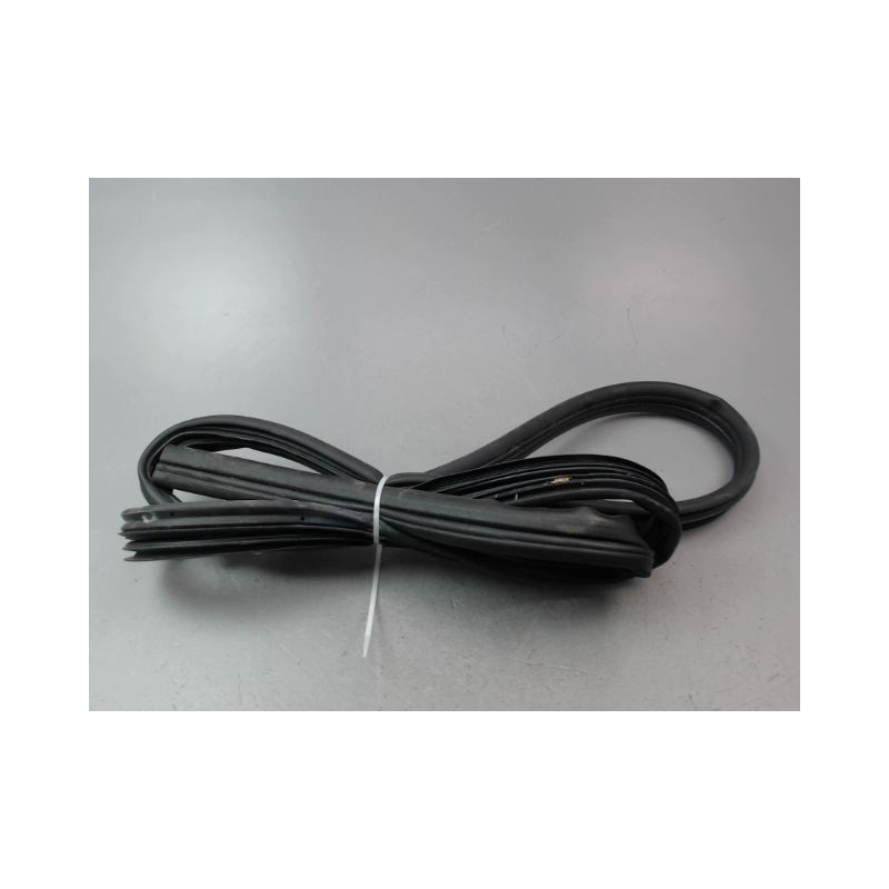 JOINT PORTE AVANT GAUCHE DACIA SANDERO I 2008-2012