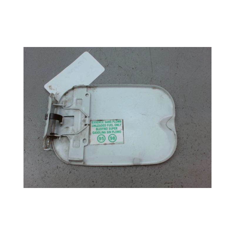 VOLET DE TRAPPE CARBURANT DACIA SANDERO I 2008-2012