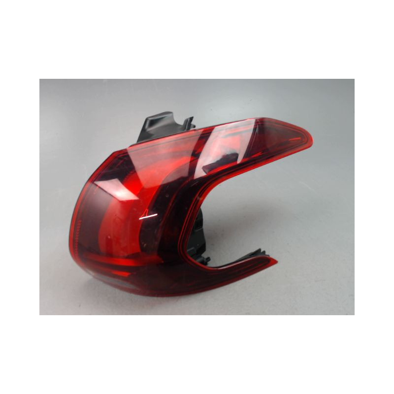 FEU ARRIERE DROIT PEUGEOT 2008 Phase 1 2013-...