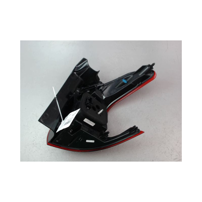 FEU ARRIERE GAUCHE  PEUGEOT 2008 Phase 1 2013-...