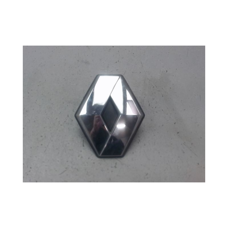 SIGLE CALANDRE RENAULT CLIO ESTATE III Phase 2 2009-2012