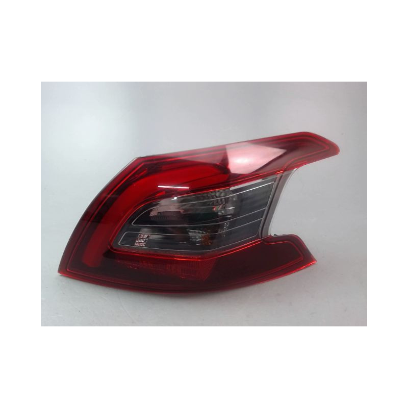 FEU ARRIERE DROIT PEUGEOT 308 2011-