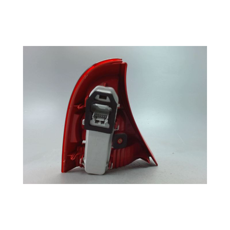 FEU ARRIERE DROIT RENAULT CLIO II Phase 2 2001-2006