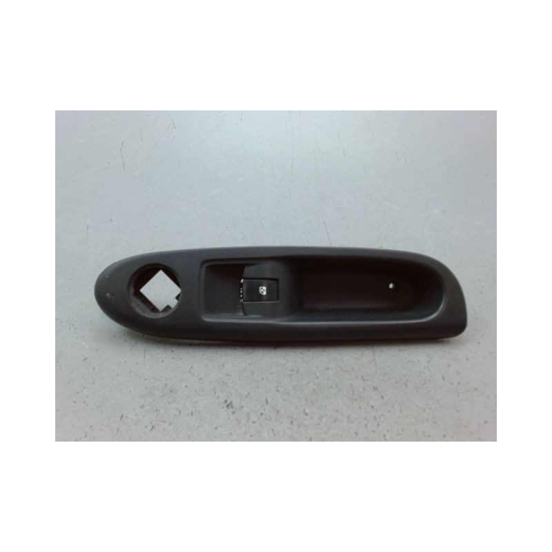 COMMANDE LEVE-GLACE PORTE AVD RENAULT CLIO II Phase 2 2001-2006