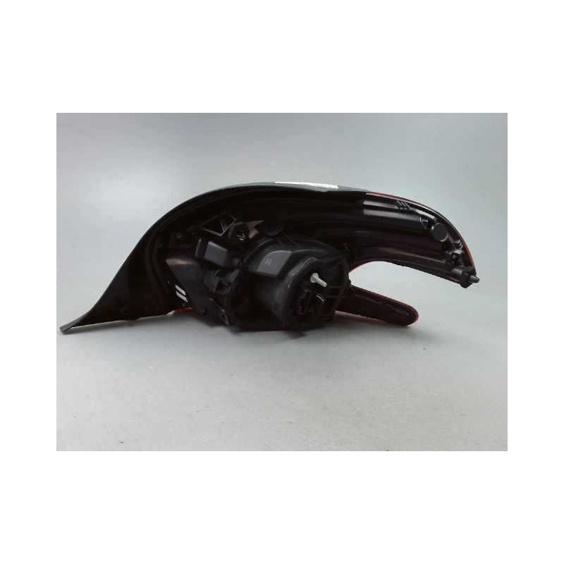 FEU ARRIERE GAUCHE  PEUGEOT 208 2012-...