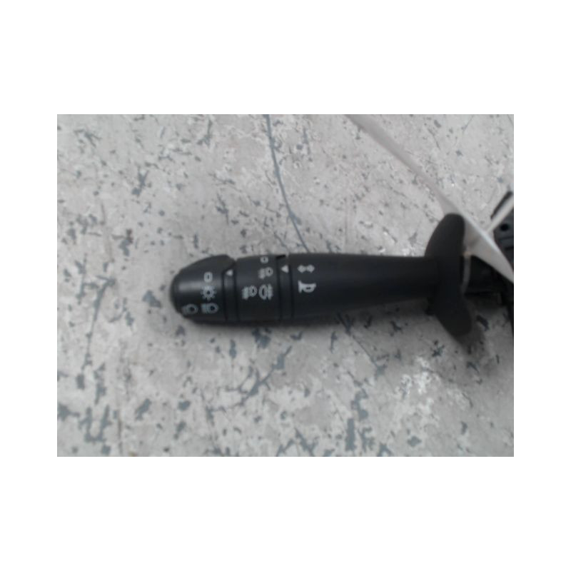 COMMANDE CLIGNOTANT RENAULT TWINGO 2 2010-