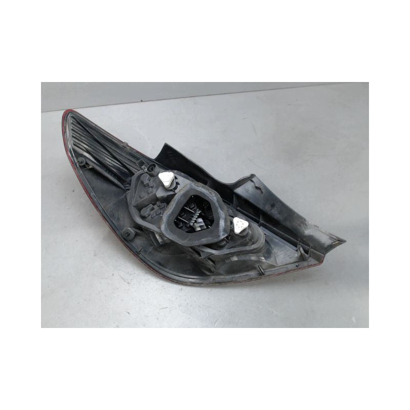 FEU ARRIERE DROIT OPEL CORSA