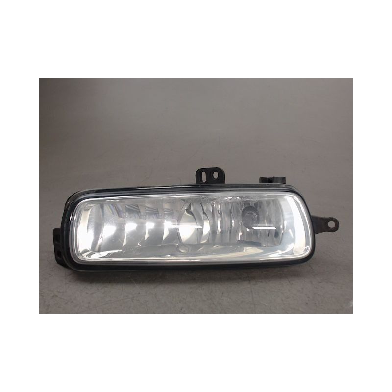 PHARE ANTIBROUILLARD AVANT DROIT FORD FOCUS