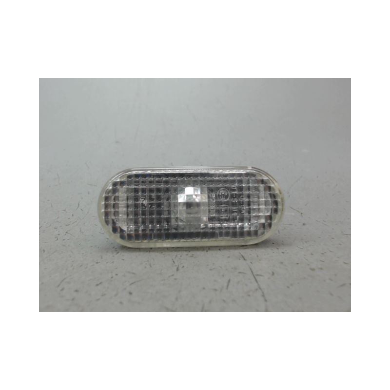 CLIGNOTANT DROIT VOLKSWAGEN PASSAT BERL. IV Phase 1 (3B) 1996-2000