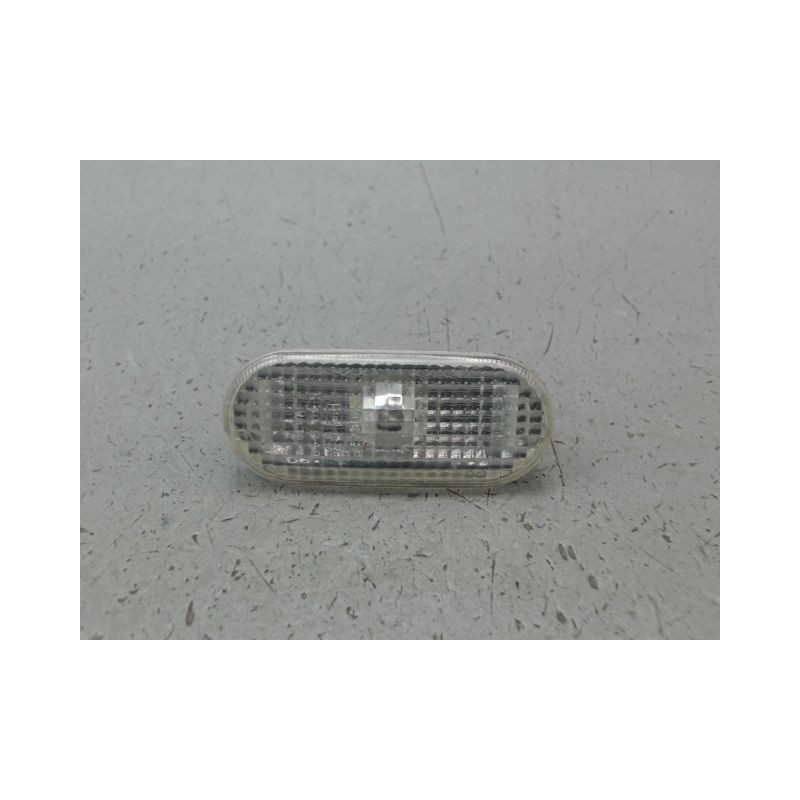 REPETITEUR AILE GAUCHE VOLKSWAGEN PASSAT BERL. IV Phase 1 (3B) 1996-2000