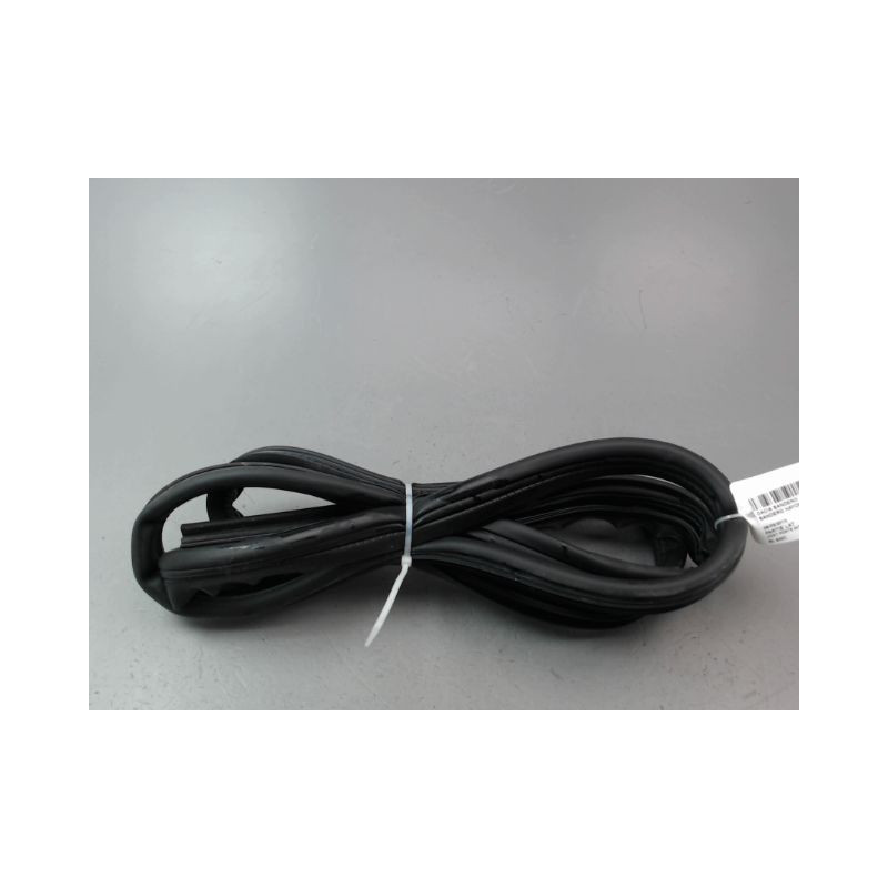 JOINT PORTE AVANT DROIT DACIA SANDERO I 2008-2012