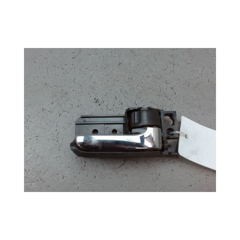 POIGNEE INTERIEURE PORTE AVANT DROIT TOYOTA COROLLA X Phase 2 2004-2007