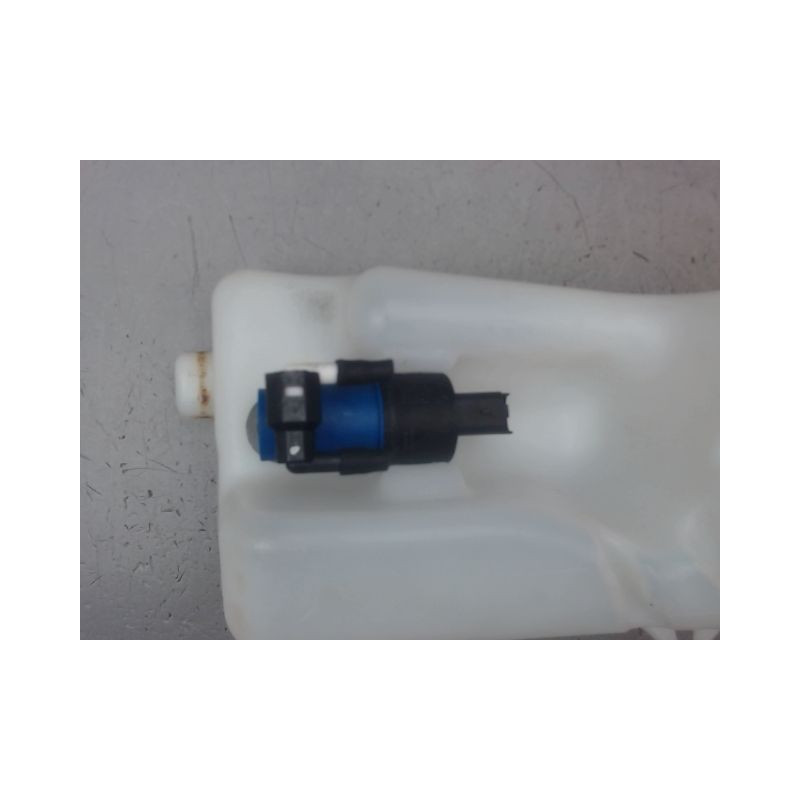 RESERVOIR LAVE-GLACE AVANT RENAULT CLIO ESTATE III Phase 2 2009-2012