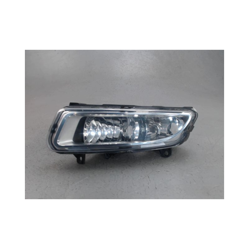 PHARE ANTIBROUILLARD AVANT DROIT VOLKSWAGEN POLO