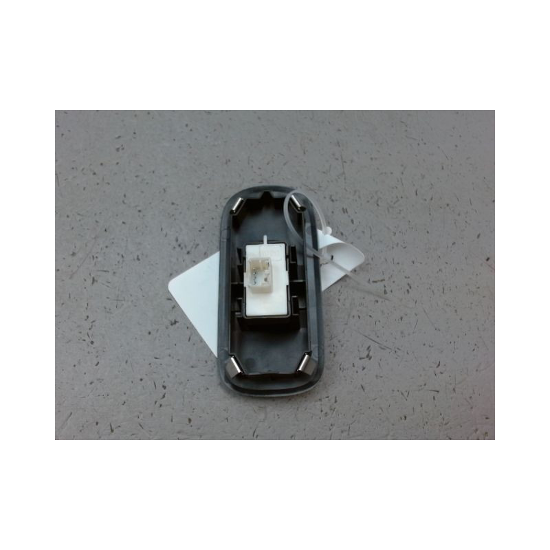 COMMANDE LEVE-GLACE PORTE AVD FIAT 500 2007-