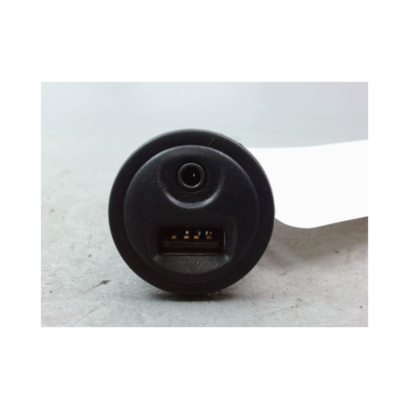 PORT USB/AUX DS DS4