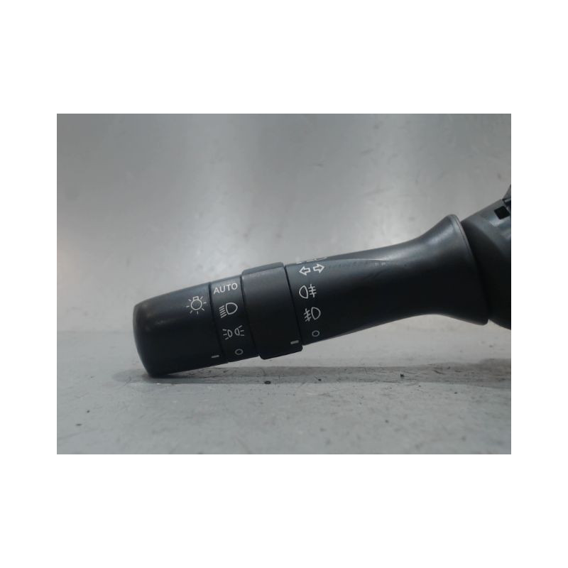 COMMANDE CLIGNOTANT TOYOTA YARIS