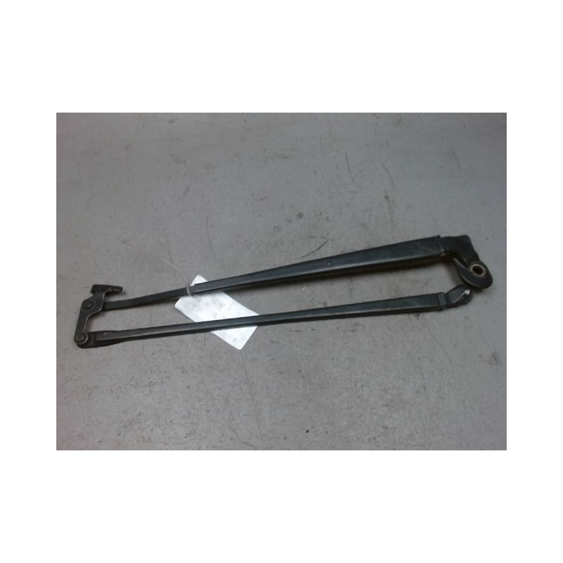 BRAS ESSUIE-GLACE AVANT TOYOTA YARIS