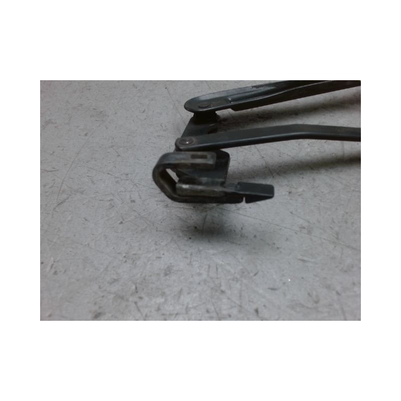 BRAS ESSUIE-GLACE AVANT TOYOTA YARIS