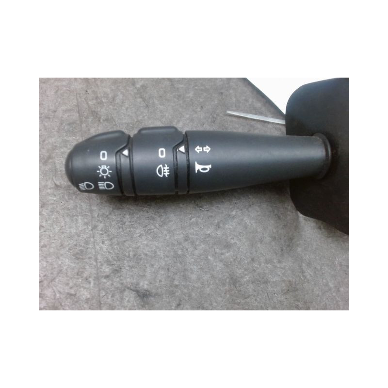 COMMANDE CLIGNOTANT DACIA LOGAN MCV 2007-