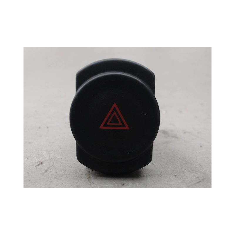 BOUTON DE WARNING DACIA DUSTER