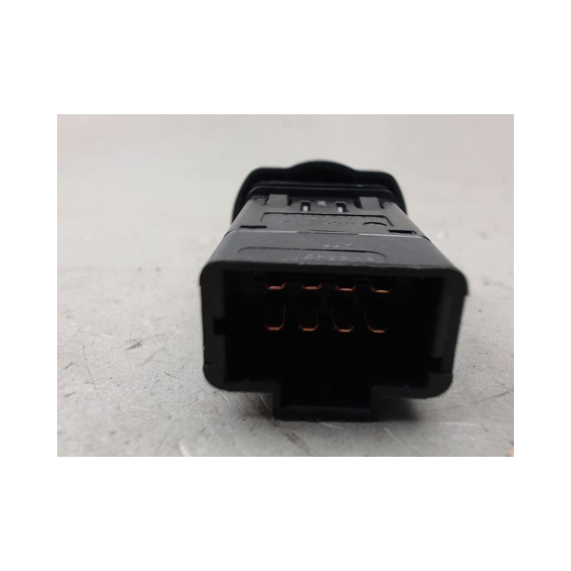 BOUTON DE WARNING DACIA DUSTER