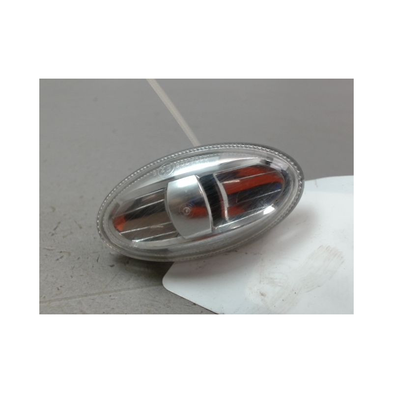 REPETITEUR AILE DROIT PEUGEOT 206