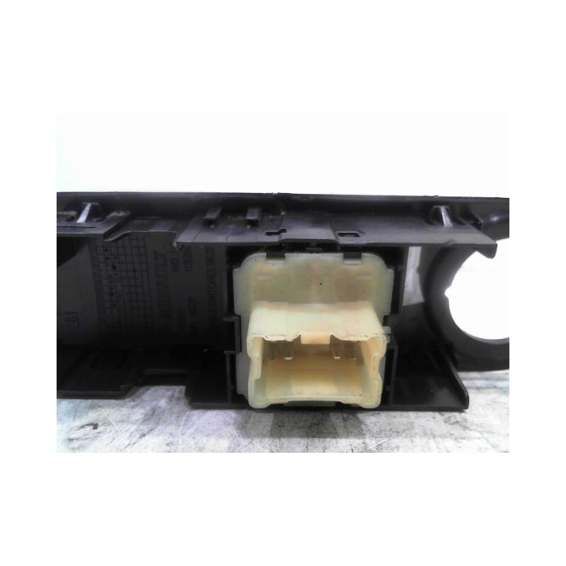 COMMANDE LEVE-GLACE PORTE AVG RENAULT CLIO
