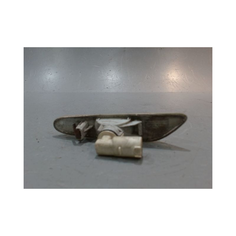 REPETITEUR AILE GAUCHE B.M.W. SERIE 3