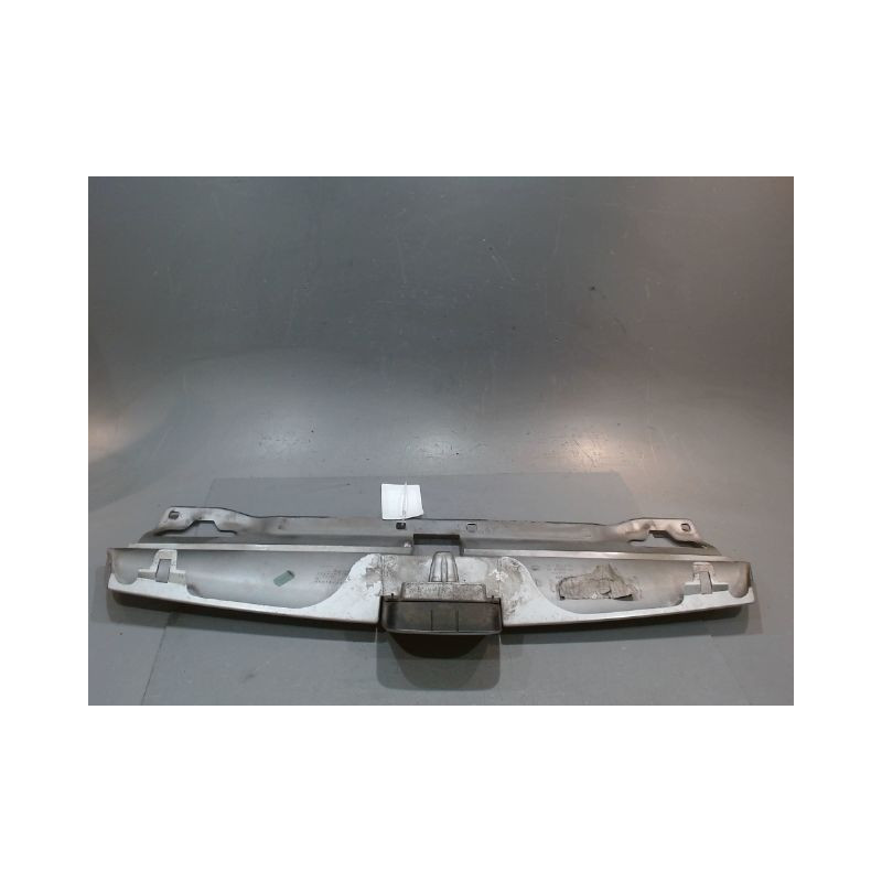 CALANDRE PEUGEOT 406