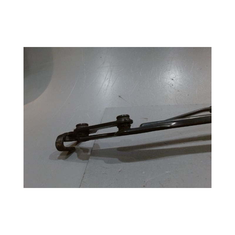 BRAS ESSUIE-GLACE AVANT TOYOTA YARIS