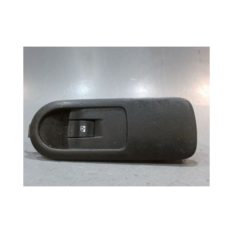 COMMANDE LEVE-GLACE PORTE AVD RENAULT MEGANE