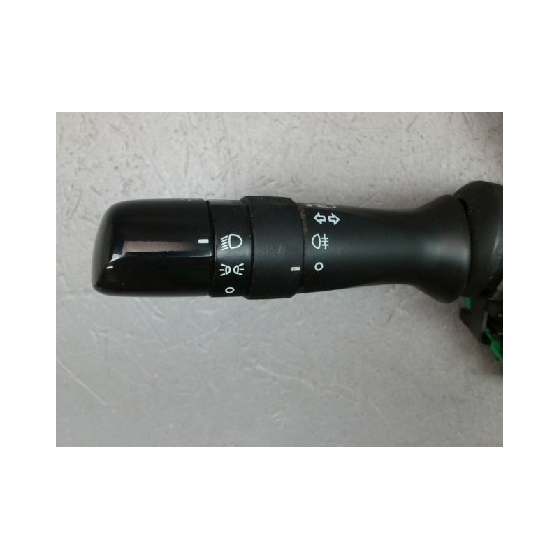 COMMANDE ECLAIRAGE TOYOTA AYGO 5P
